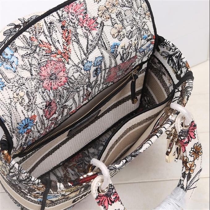 2025228Y650P205718371