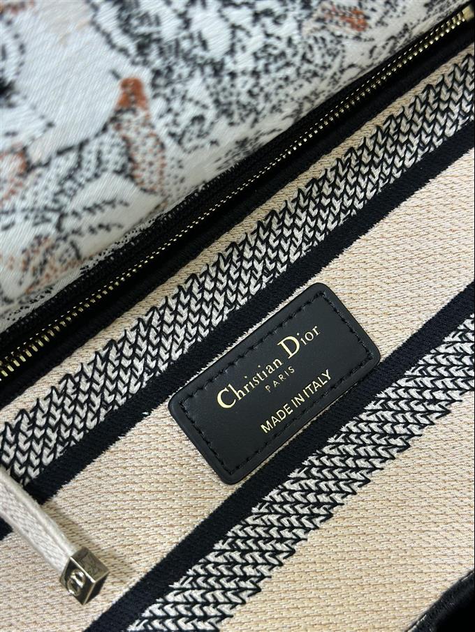 2025228Y650P205718513