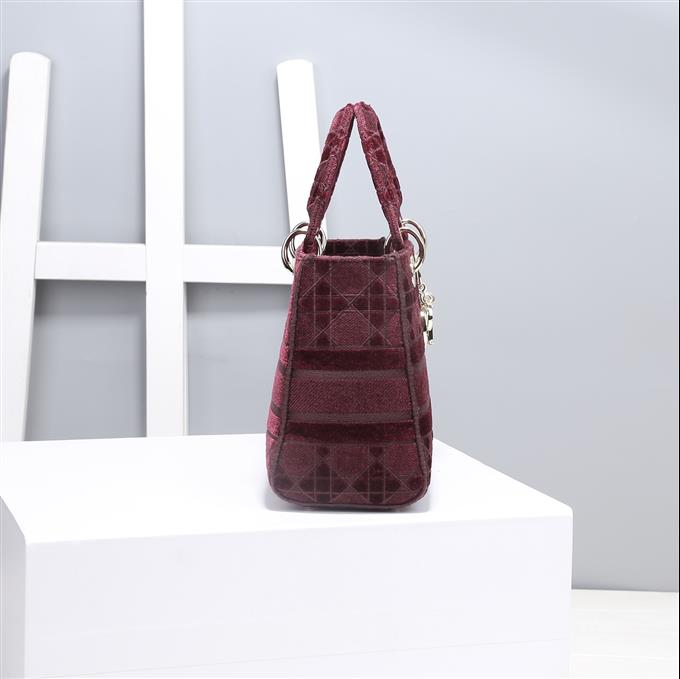 2025228Y650P205720119