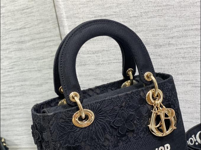 2025228Y650P205720528