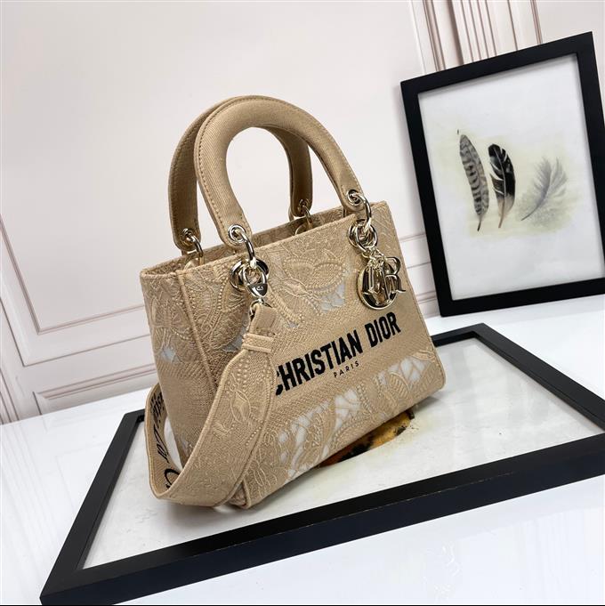 2025228Y650P211338179