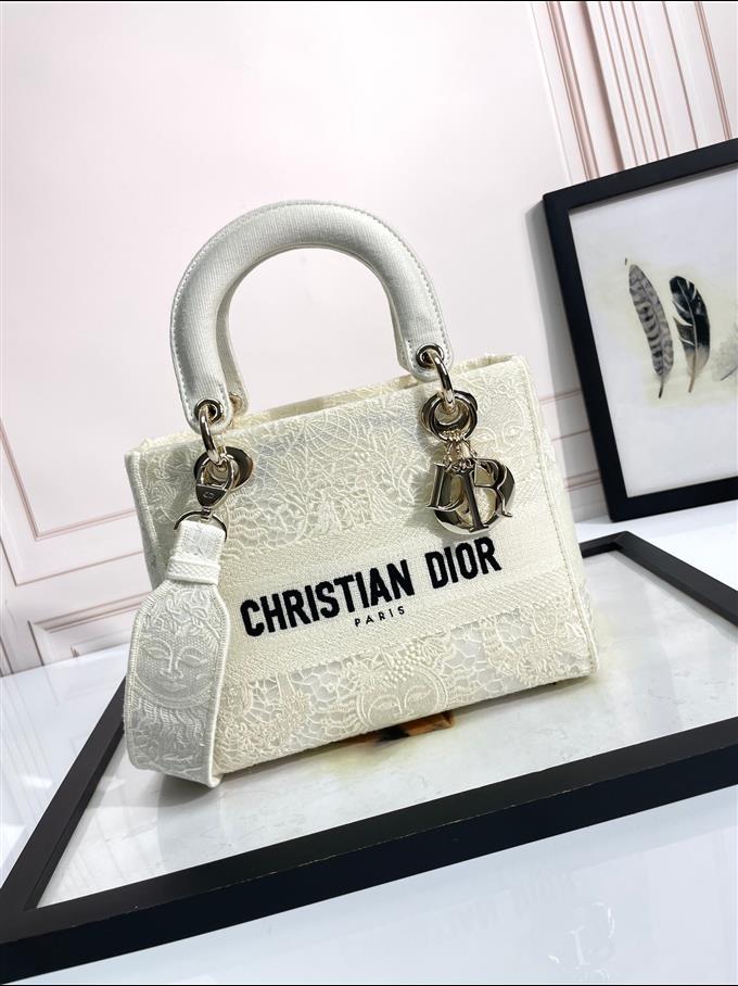 2025228Y650P211338304