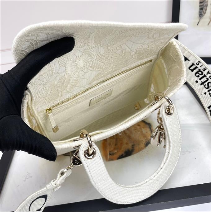 2025228Y650P211338670