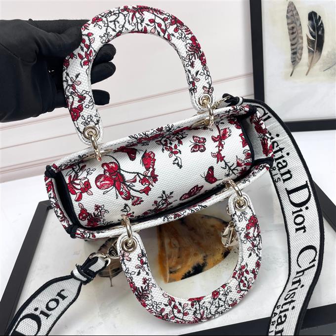 2025228Y650P211338795