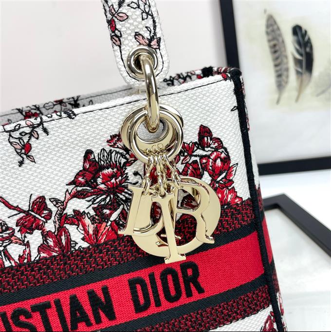 2025228Y650P211338843