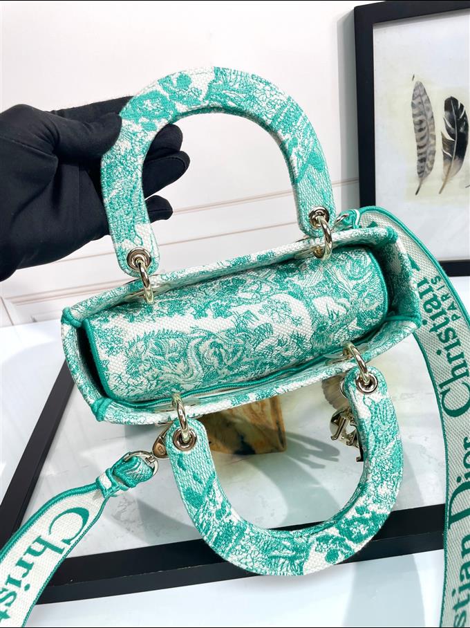 2025228Y650P211339500