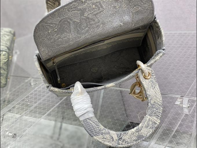 2025228Y650P211339972