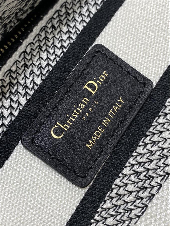 2025228Y650P211341257