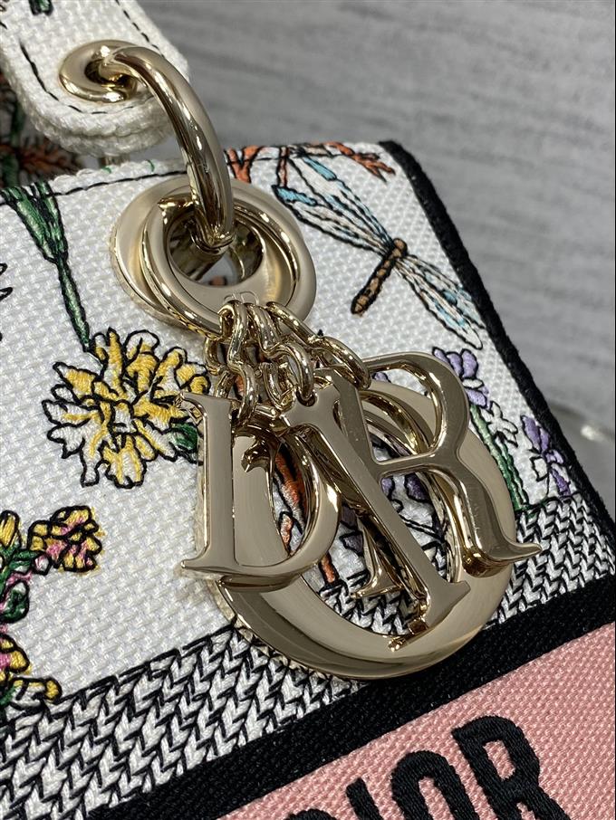 2025228Y650P211341739