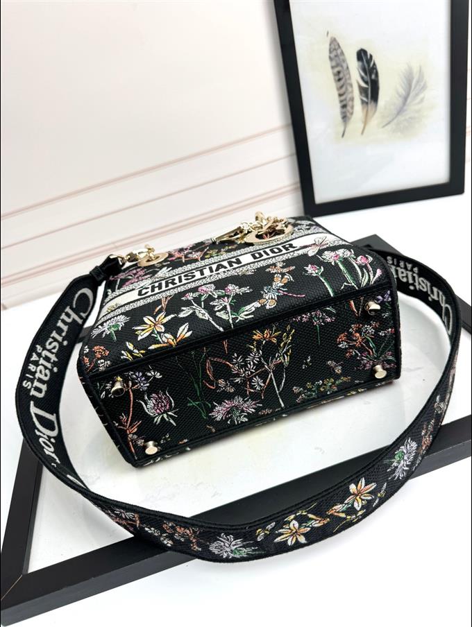 2025228Y650P211345541