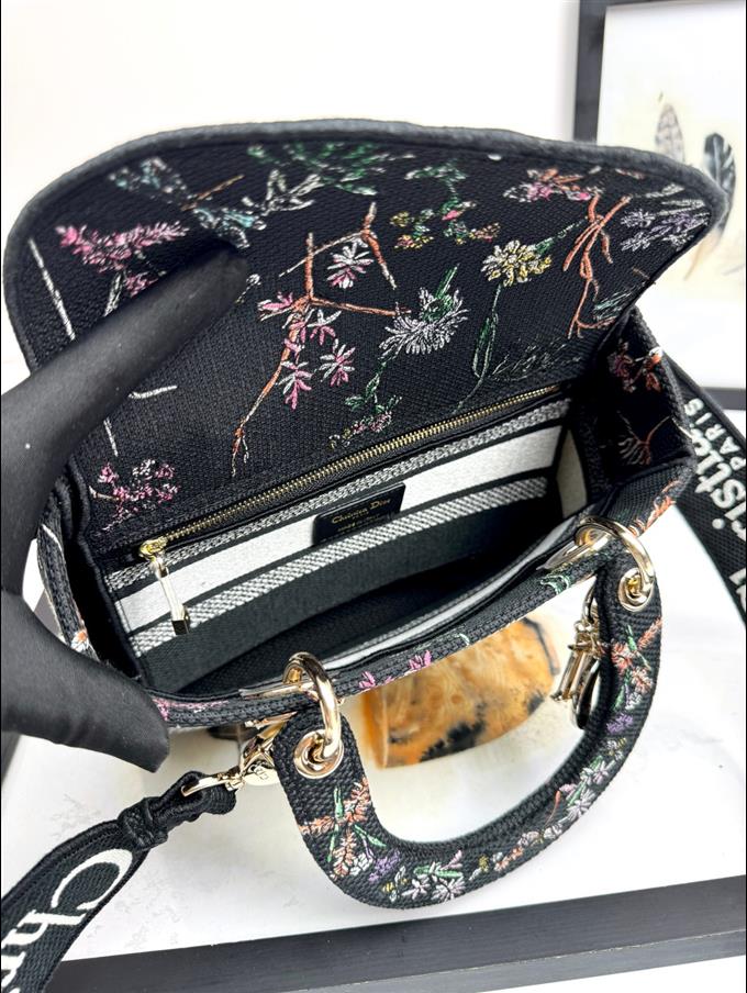 2025228Y650P211345572