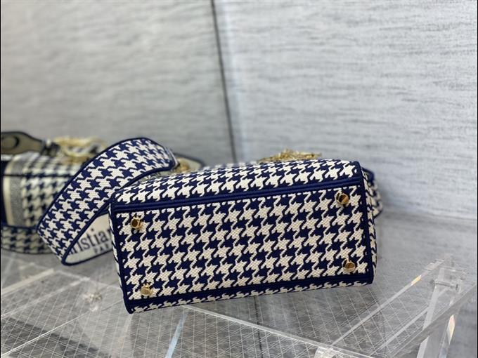 2025228Y650P221350440