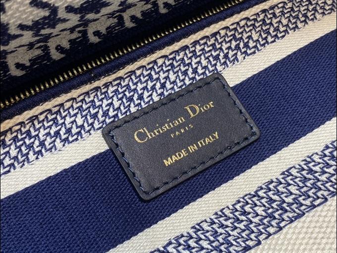 2025228Y650P221350470