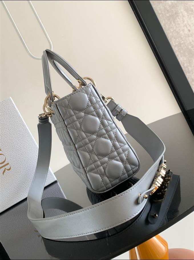 2025228Y650P222057613