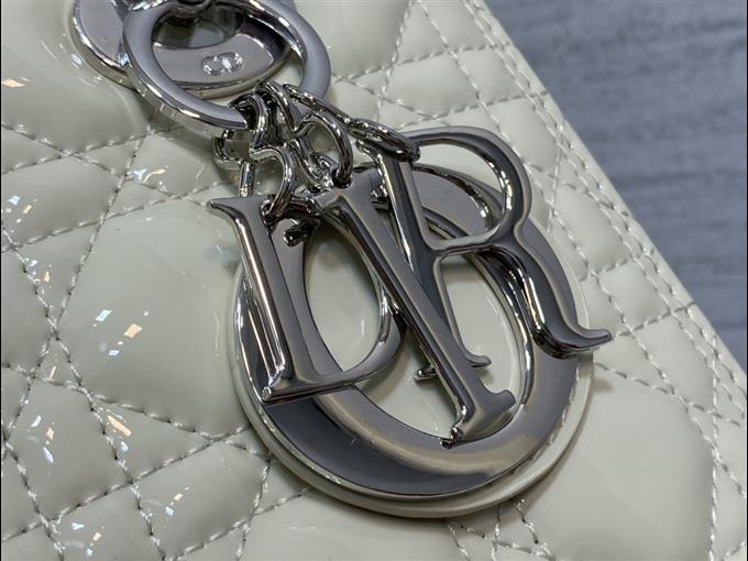 2025228Y700P205720669