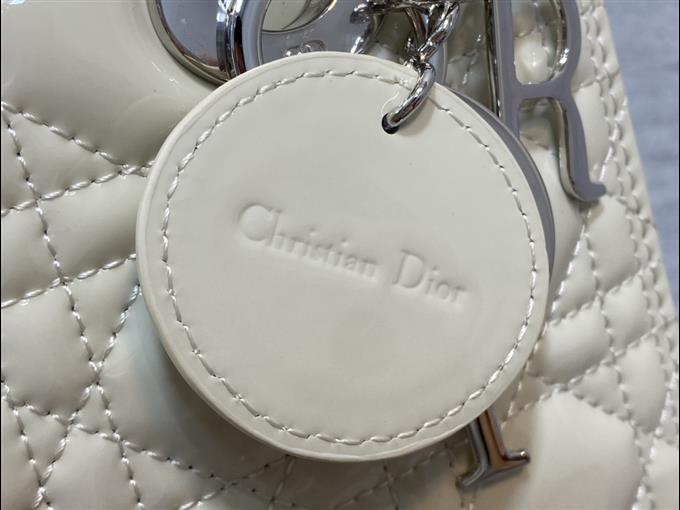 2025228Y700P205720685