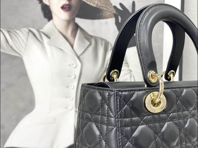 2025228Y700P205721582