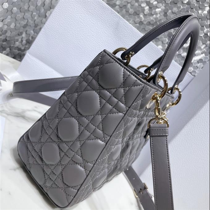 2025228Y700P205721915