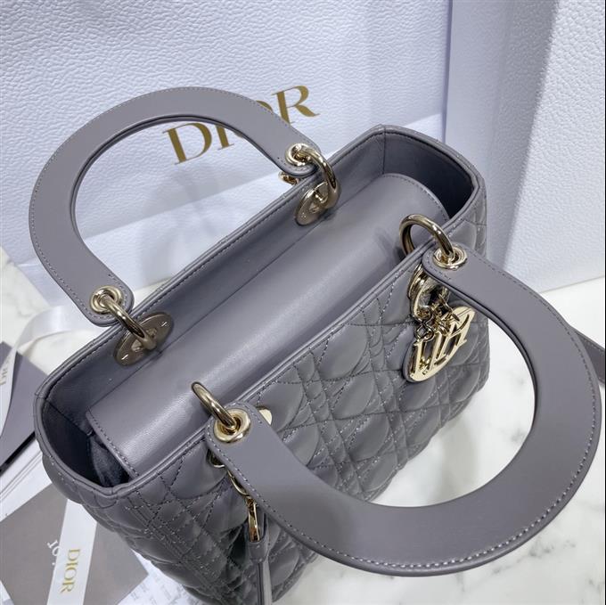 2025228Y700P205721947