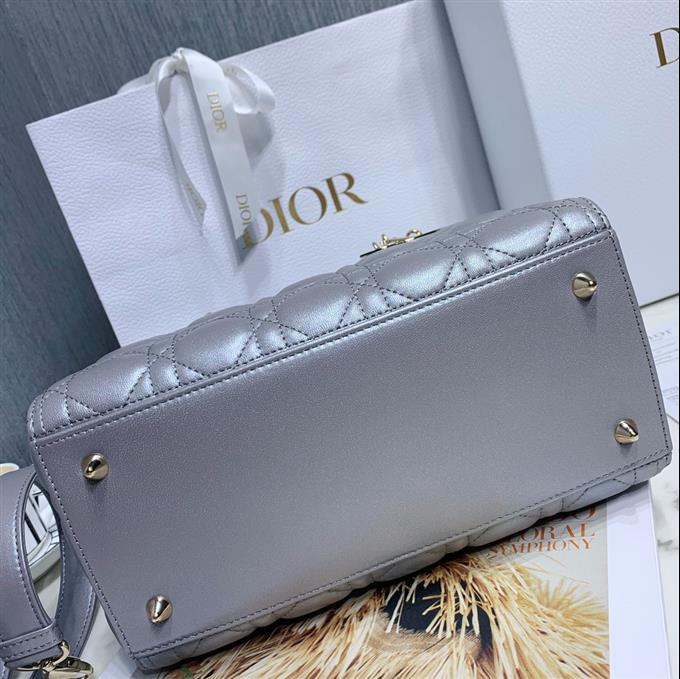 2025228Y700P205722102