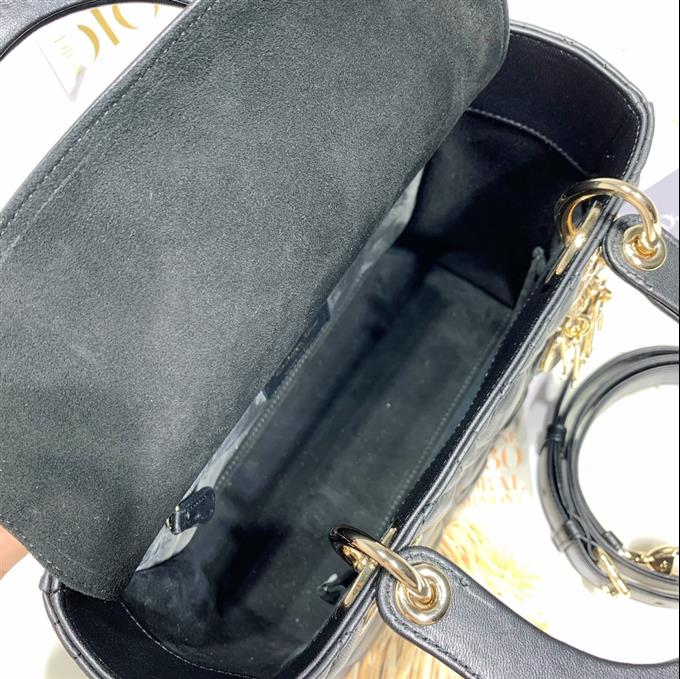 2025228Y700P205722308