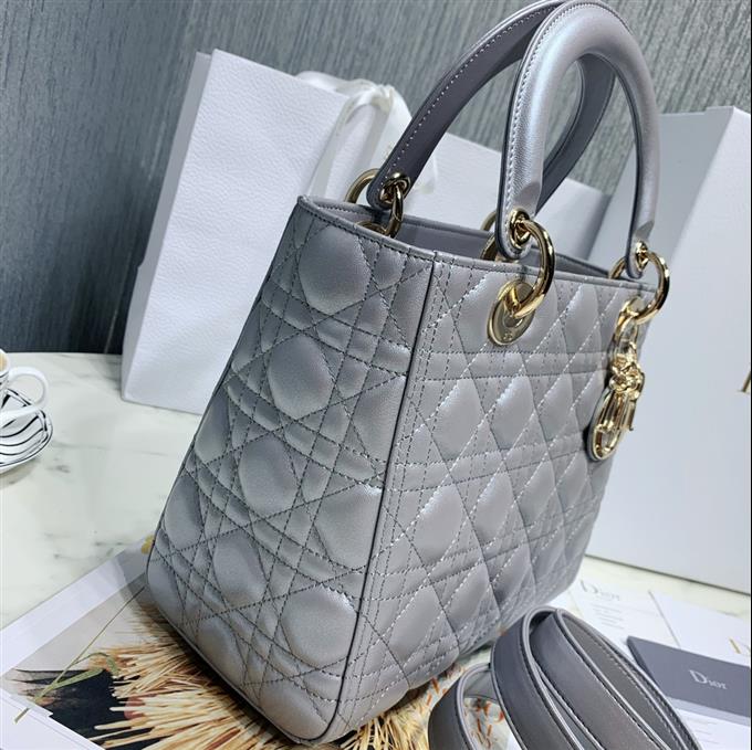 2025228Y700P20572240