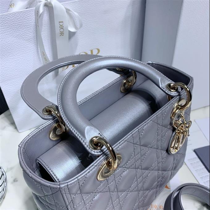 2025228Y700P20572255