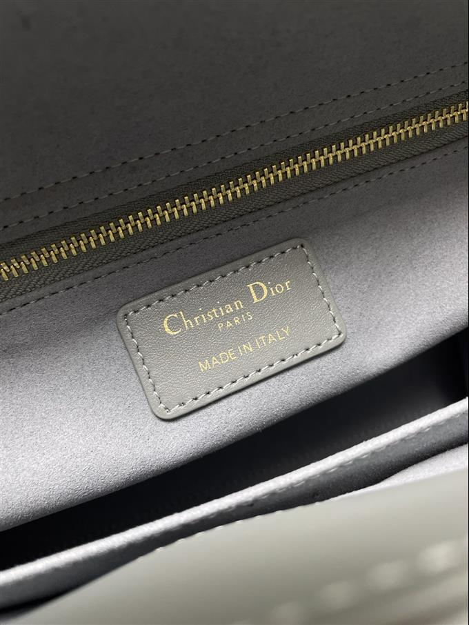 2025228Y700P211341942