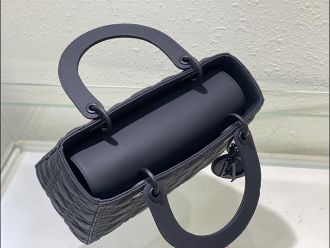 2025228Y700P211348140