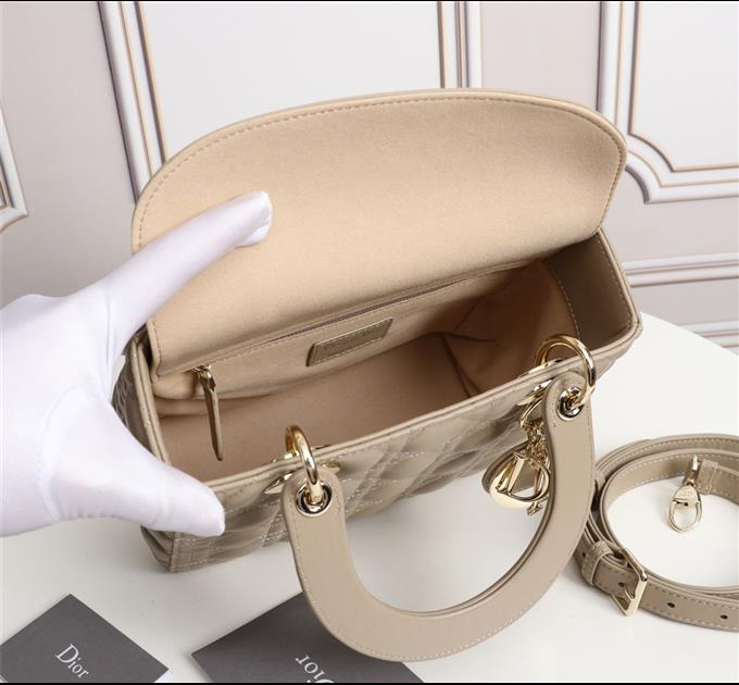 2025228Y700P211348742