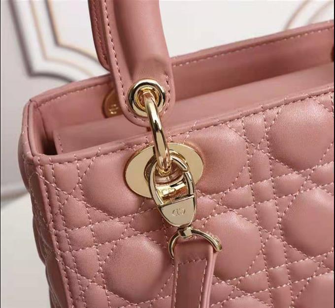 2025228Y700P211348835