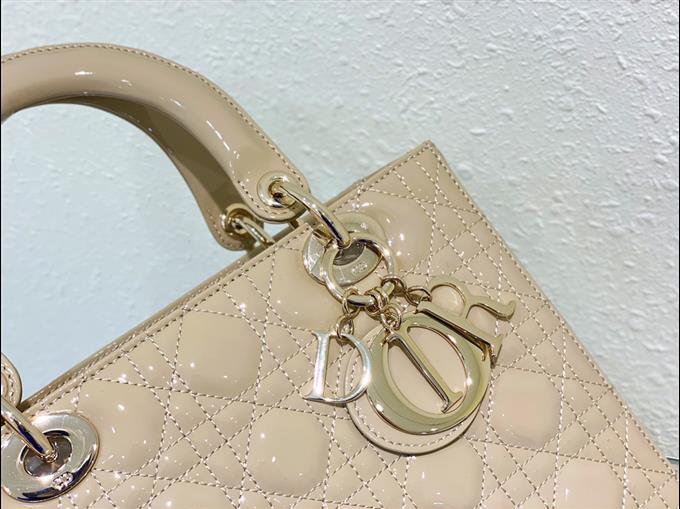 2025228Y700P211348976