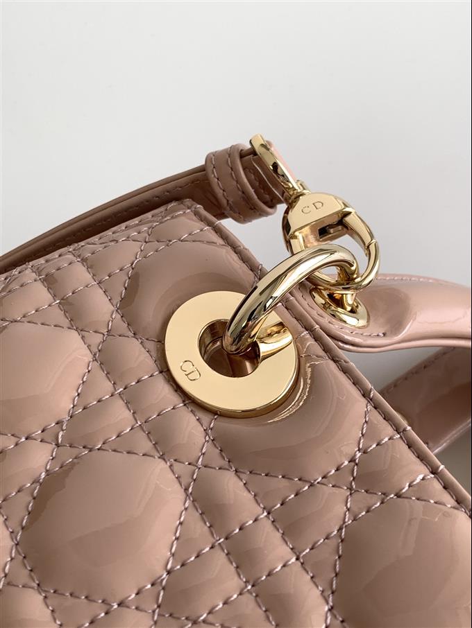 2025228Y700P211350737