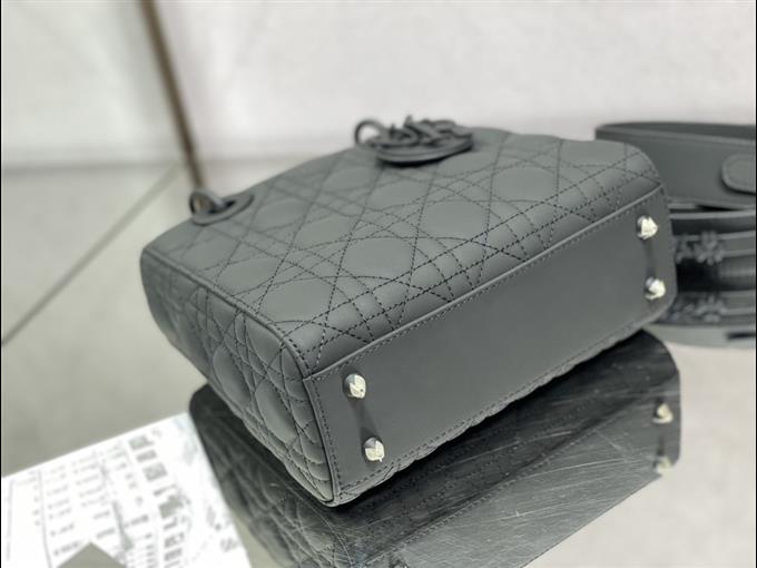 2025228Y700P211351432