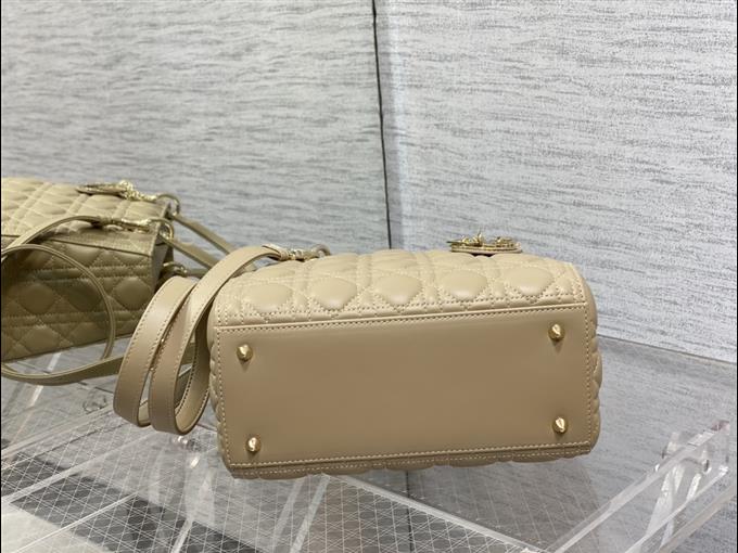 2025228Y700P211357650