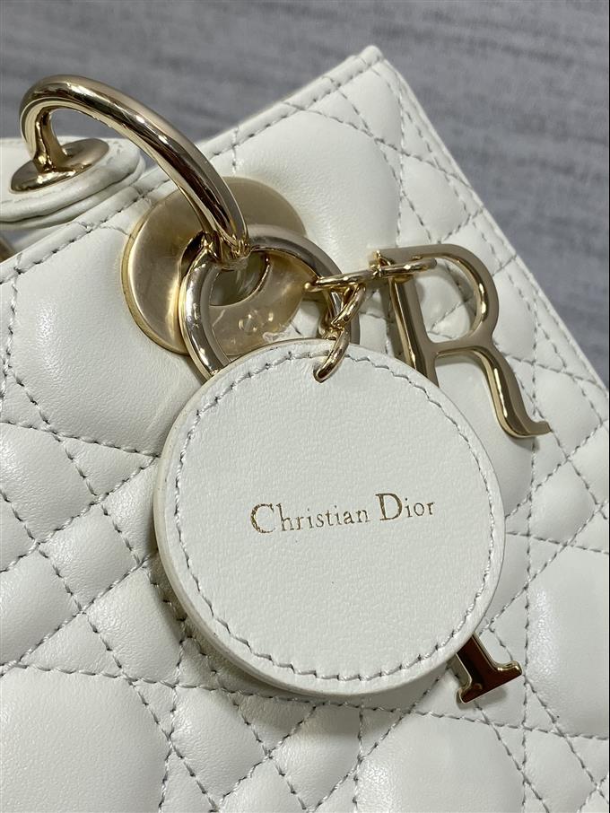 2025228Y700P211358167