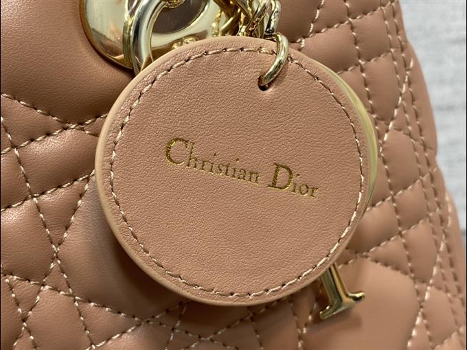 2025228Y700P211358277