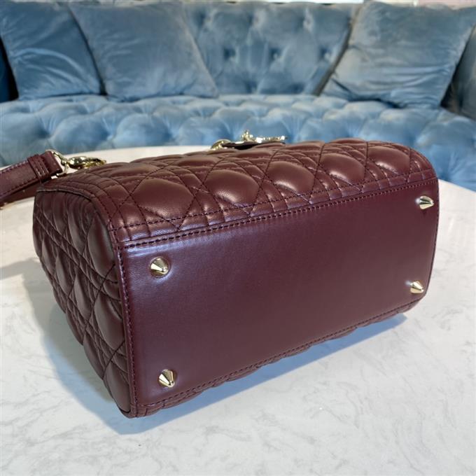 2025228Y700P212555204