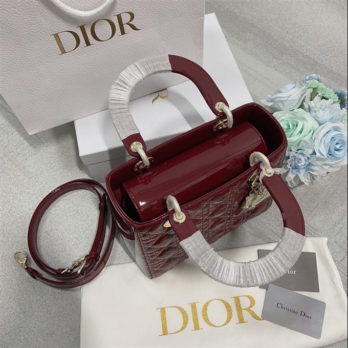 2025228Y700P221320386