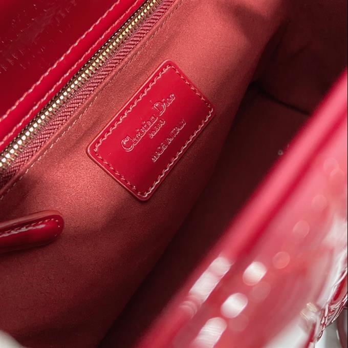 2025228Y700P221320526