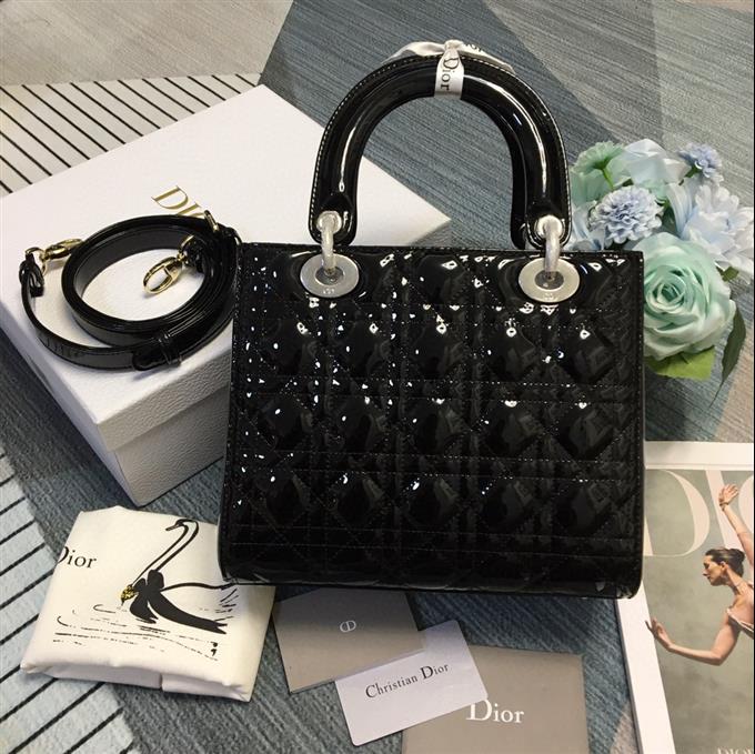 2025228Y700P221320874