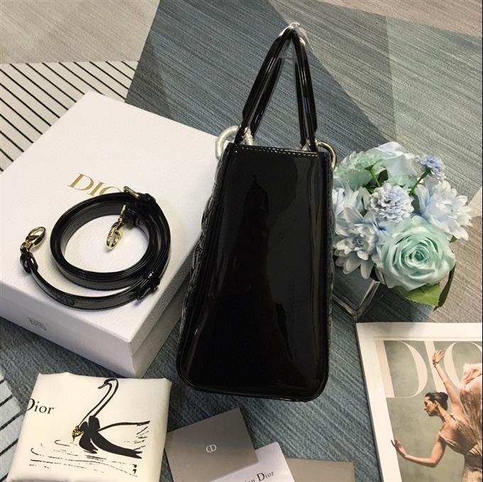 2025228Y700P221320889