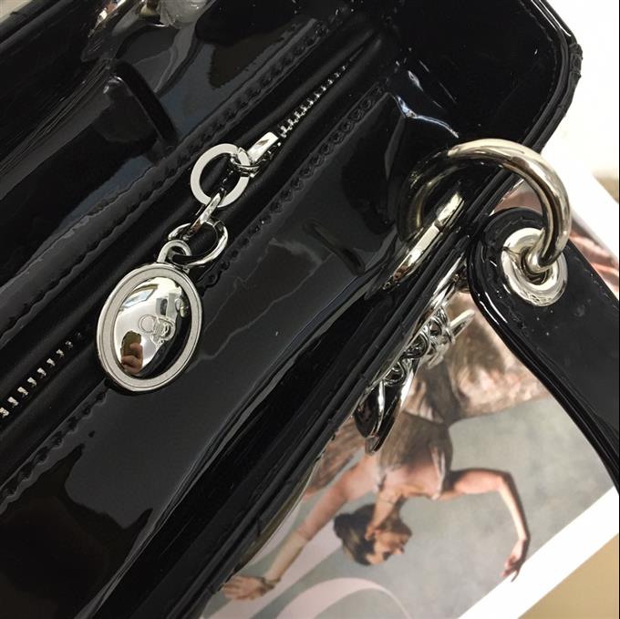 2025228Y700P221320953