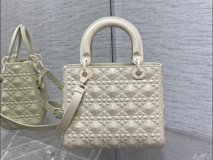 2025228Y700P221321331