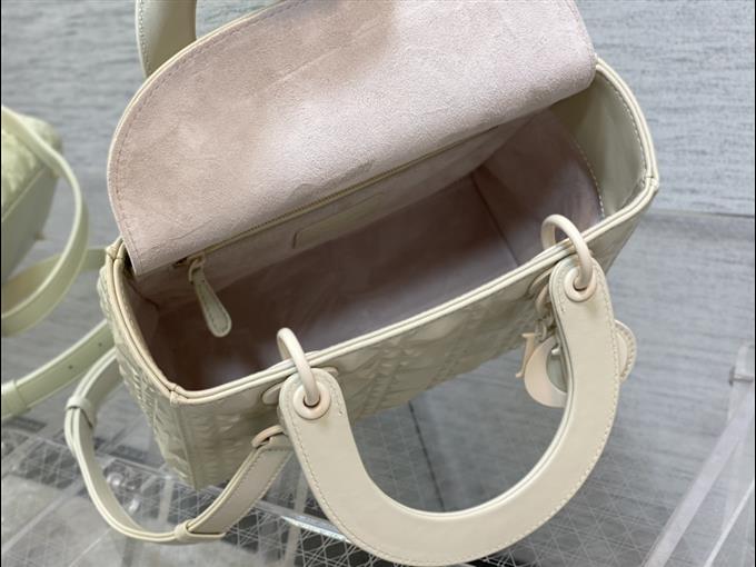 2025228Y700P221321378