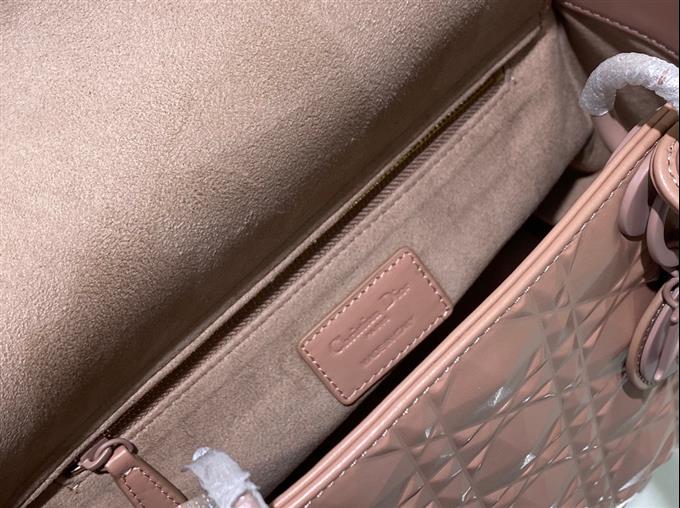 2025228Y700P221322104