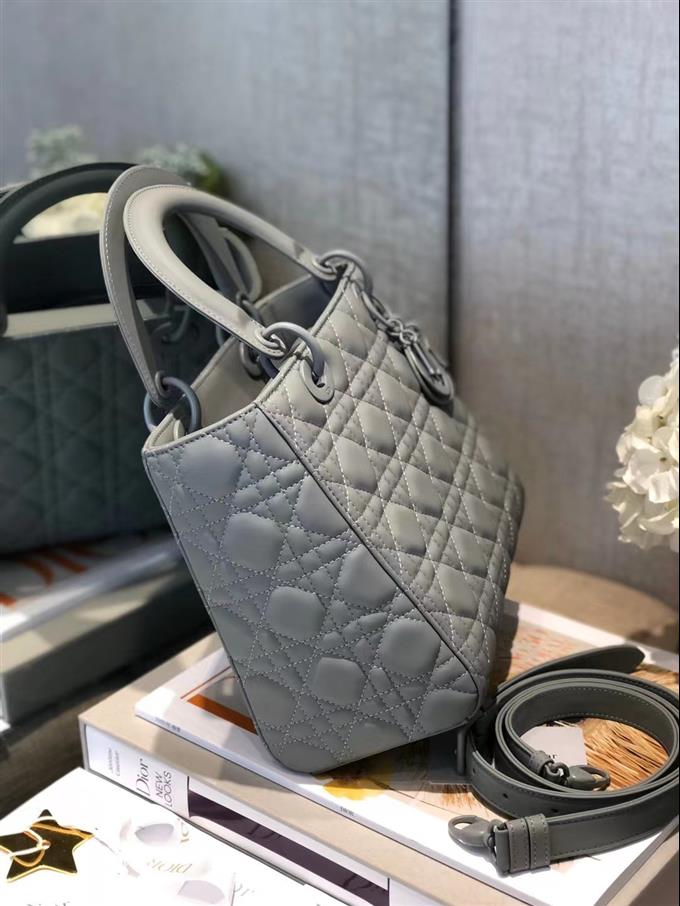 2025228Y750P211352530