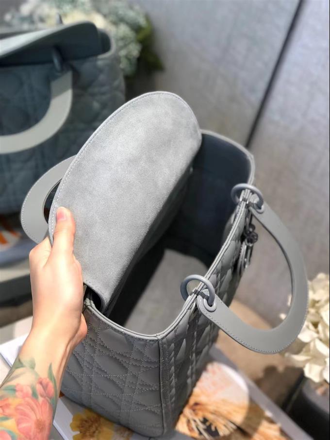 2025228Y750P211352593