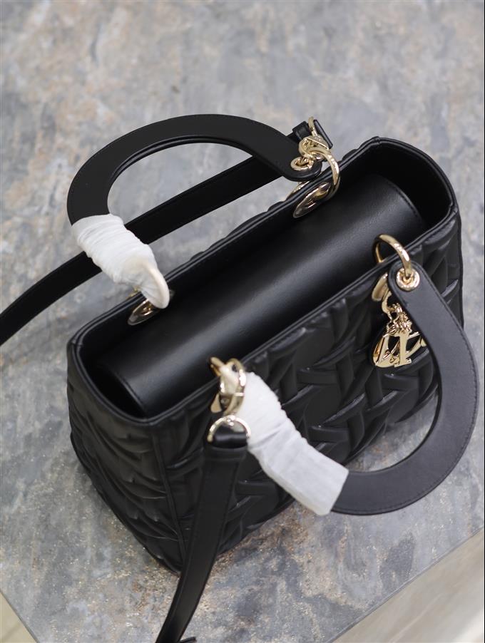 2025228Y750P211353139