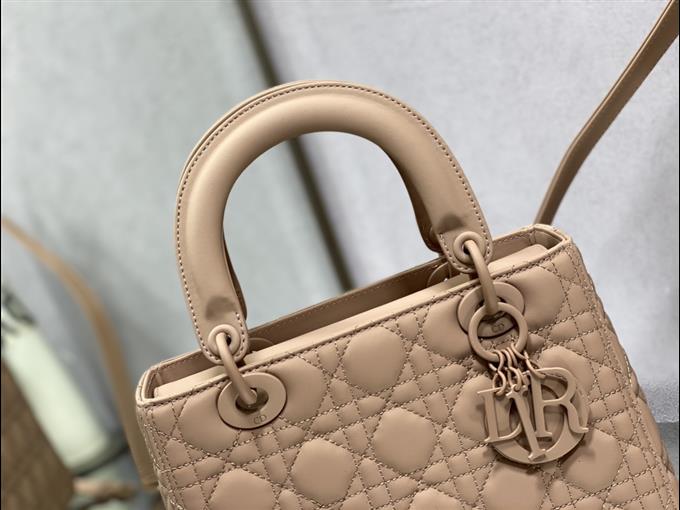 2025228Y750P211354190